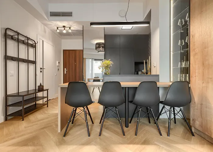 Ans Hanza Tower No 530 - Swimming Pool, Sauna, Jacuzzi, Viewing Terrace *